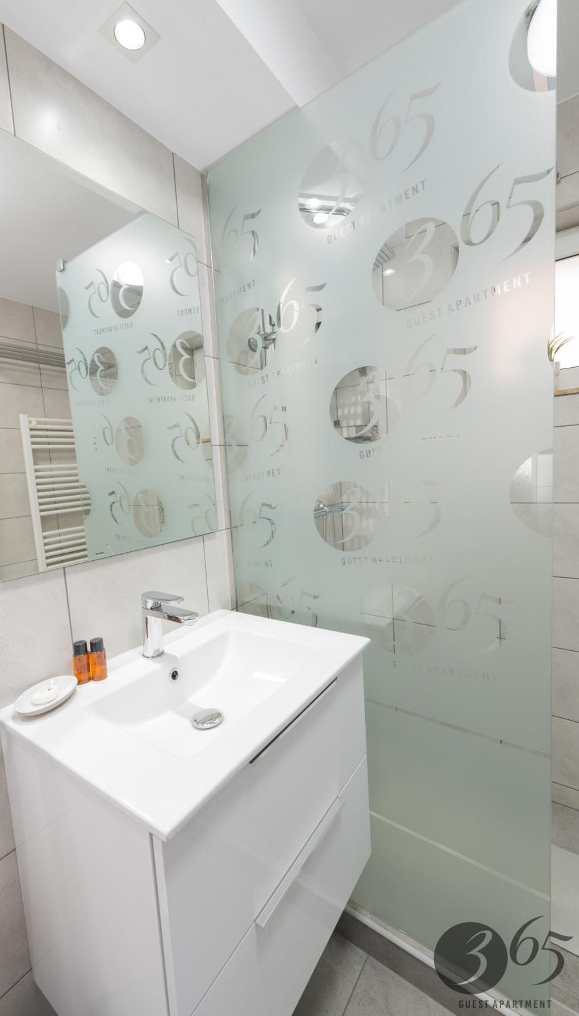 365 Guest Apartment Хунедоара Екстериор снимка