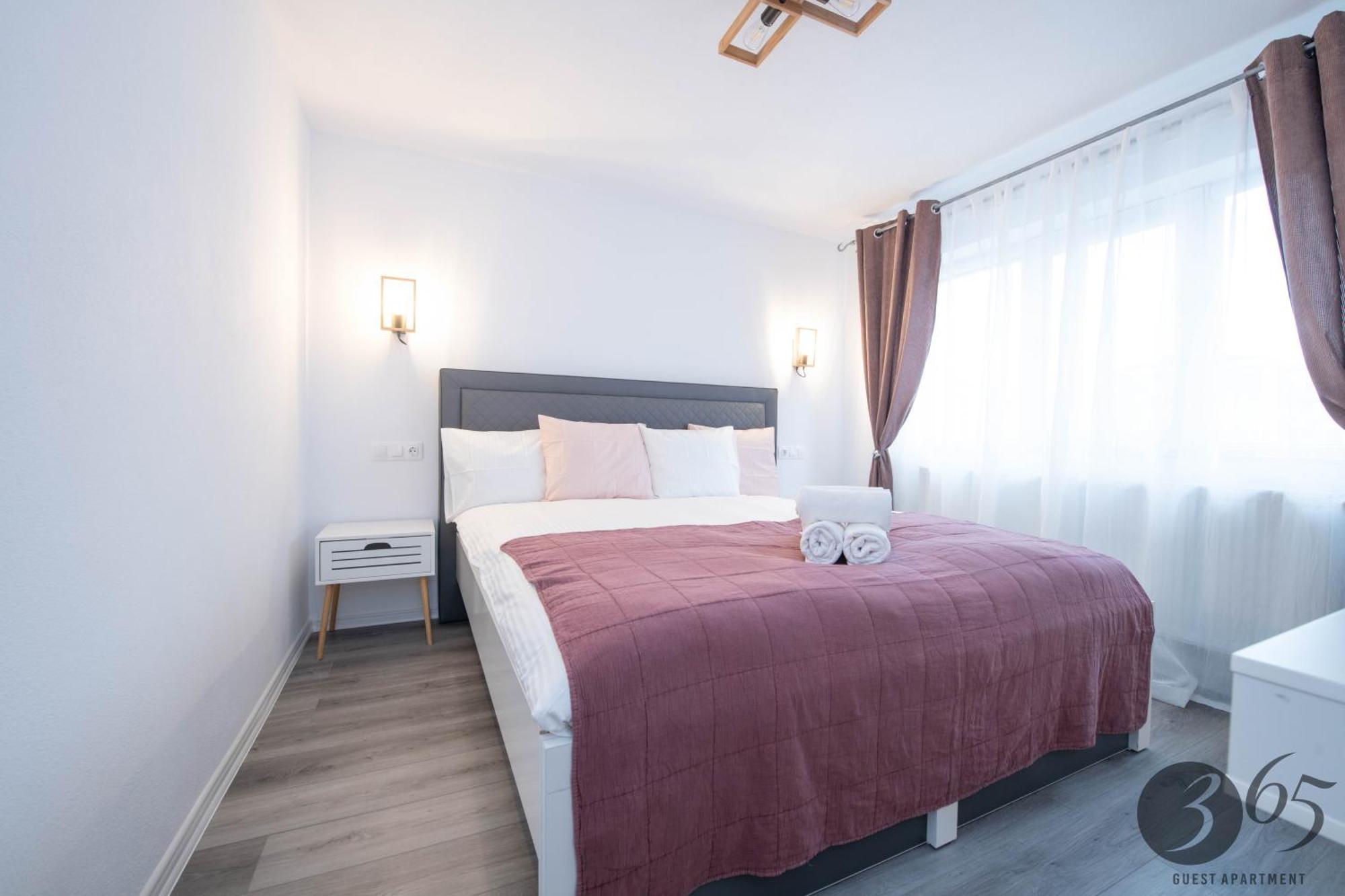 365 Guest Apartment Хунедоара Екстериор снимка