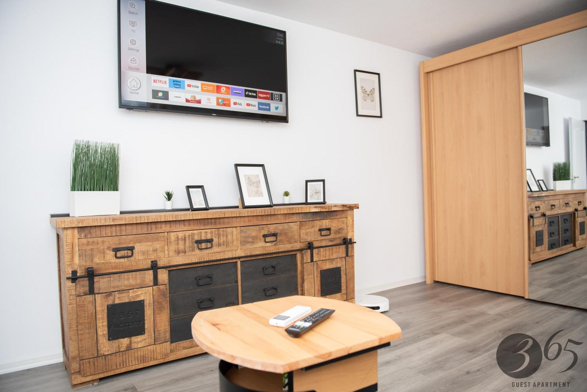 365 Guest Apartment Хунедоара Екстериор снимка
