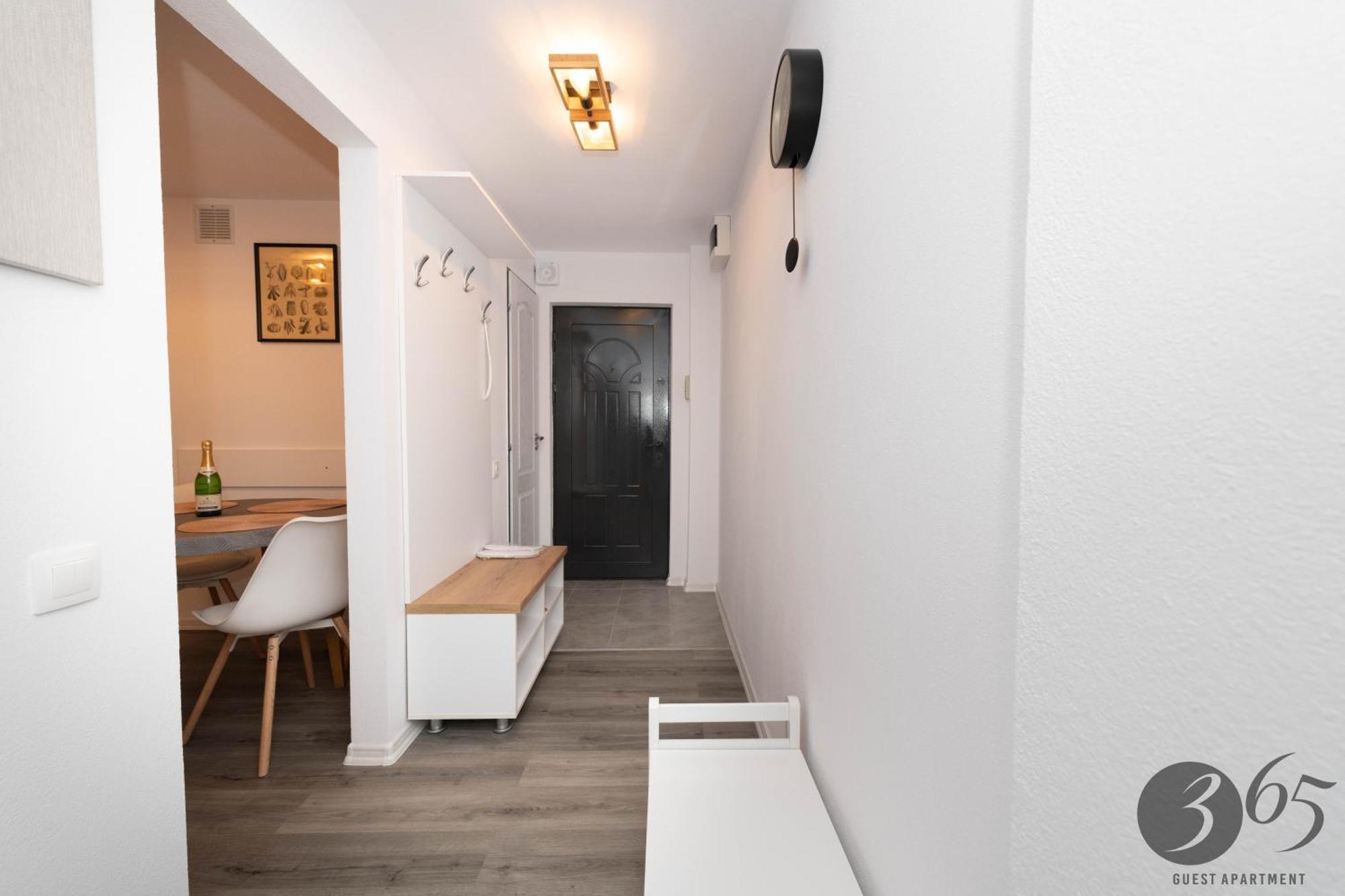 365 Guest Apartment Хунедоара Екстериор снимка